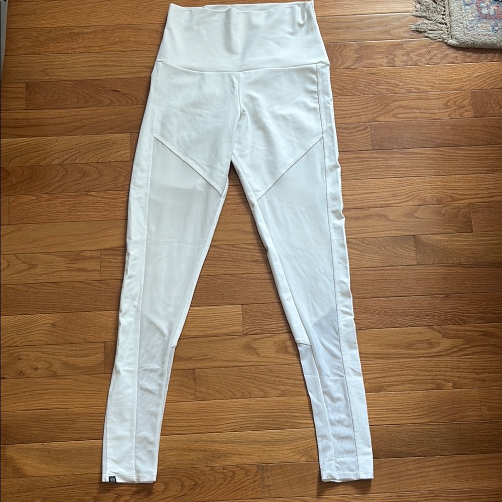 White High-Waisted Onzie Leggings